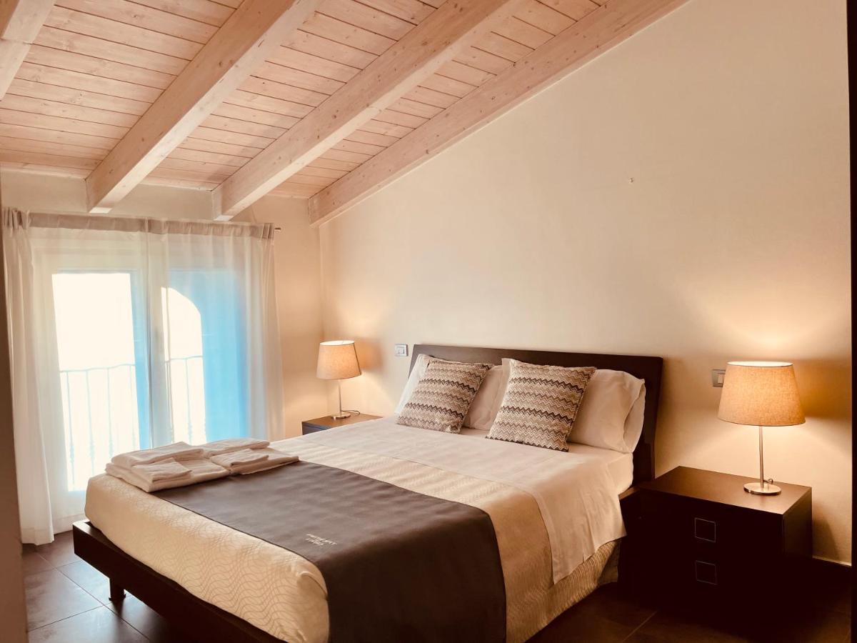 Residence Del Lago Desenzano del Garda Buitenkant foto