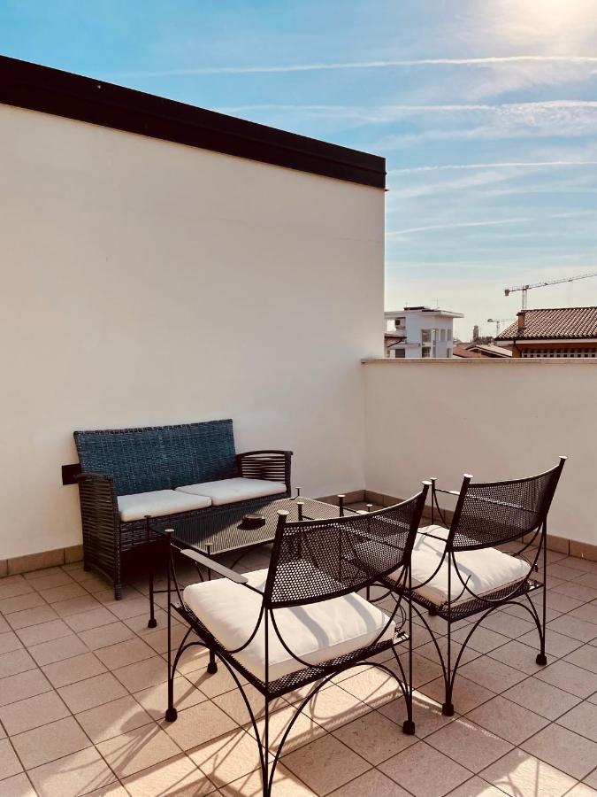 Residence Del Lago Desenzano del Garda Buitenkant foto