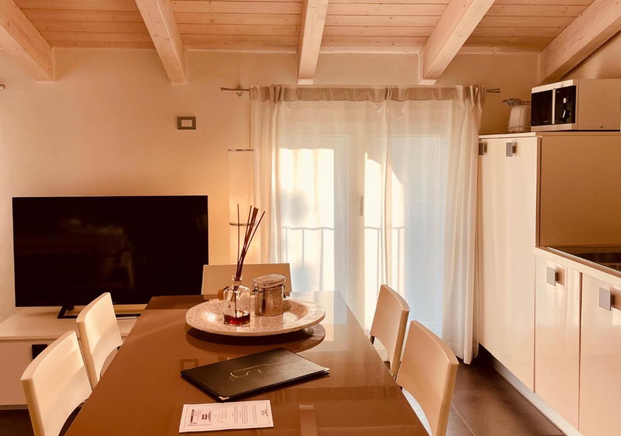 Residence Del Lago Desenzano del Garda Buitenkant foto