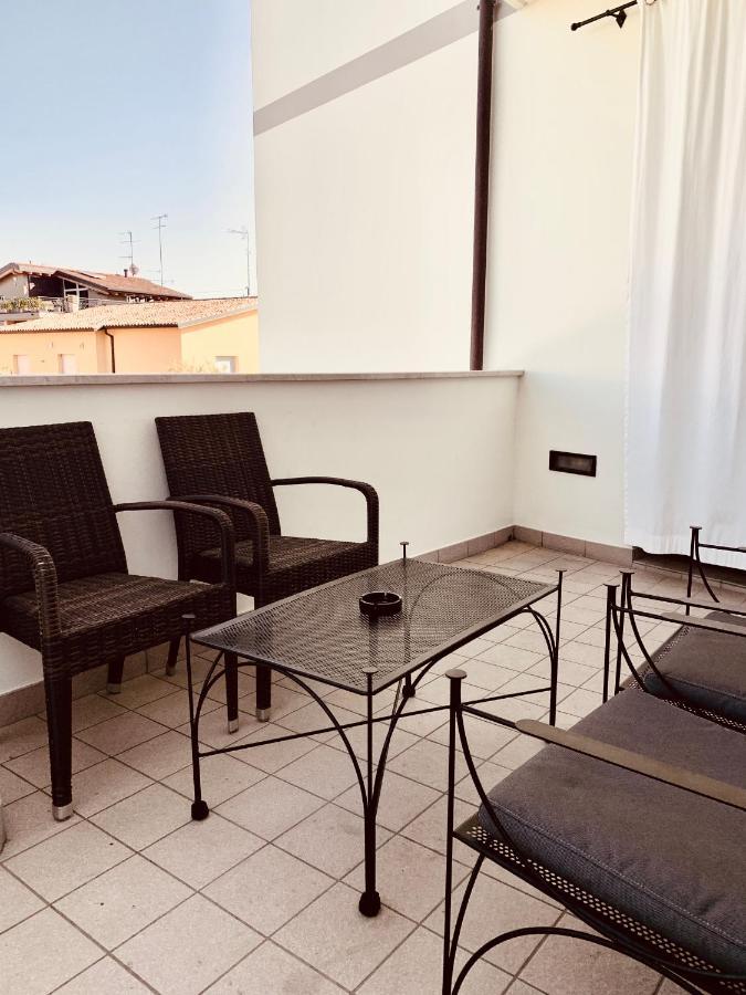 Residence Del Lago Desenzano del Garda Buitenkant foto